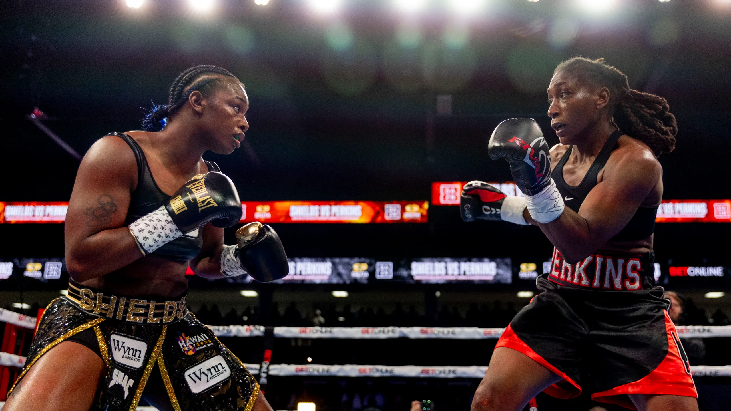 Claressa Shields defeats Danielle Perkins & Makes History